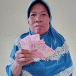 Pemerintahan Desa Kertamulya Kecamatan Pedes Salurkan Dana Bantuan Sosial Tunai (BST)