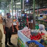 Pedagang Pasar Harjodaksino Jadi Sasaran Komsos & PPKM Babinsa Danukusuman