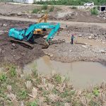 Diduga Pengusaha Purwakarta Melangkahi Perda Dan Undang Undang Serta Pemindahan Daerah Aliran Sungai (DAS), Pengerukkan Material Sungai Cikao